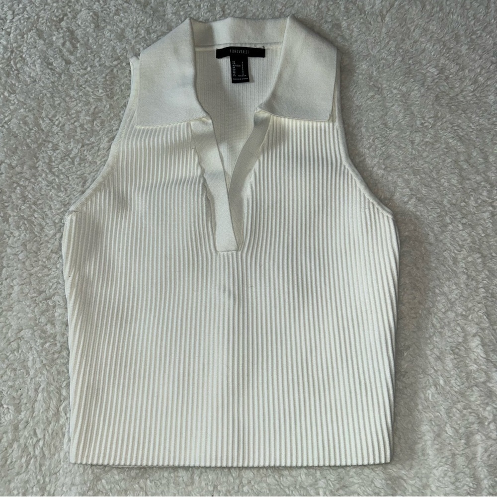 Forever 21 Women’s Sweater Knit Crop Top Split Neckline Sleeveless Small